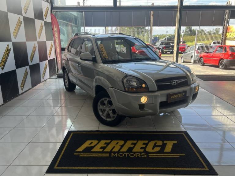 HYUNDAI - TUCSON - 2012/2012 - Prata - R$ 46.900,00