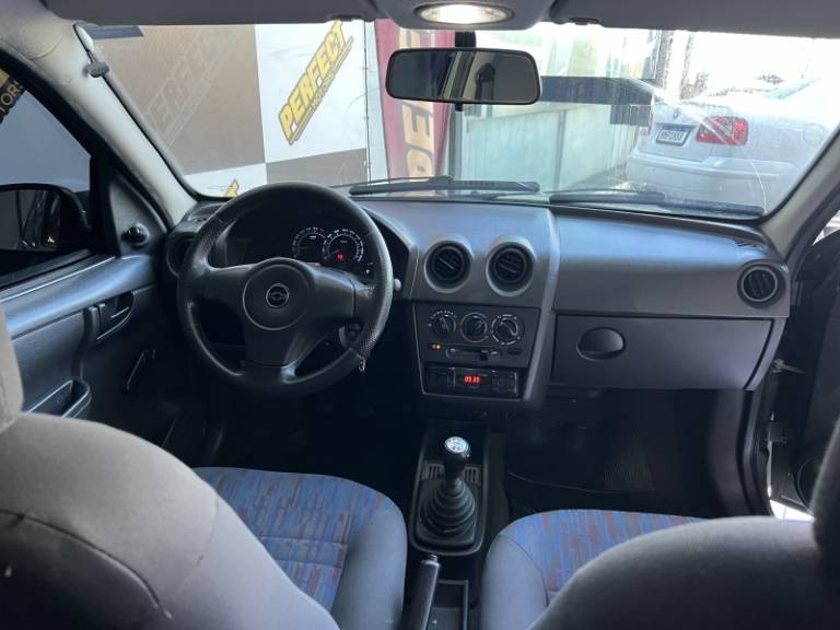 CHEVROLET - CELTA - 2011/2011 - Verde - R$ 25.900,00