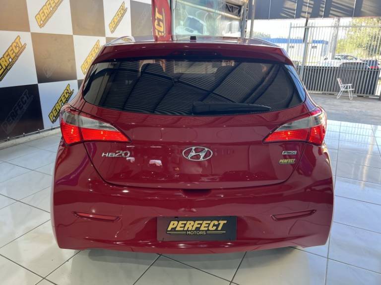 HYUNDAI - HB20 - 2014/2014 - Vermelha - R$ 42.900,00