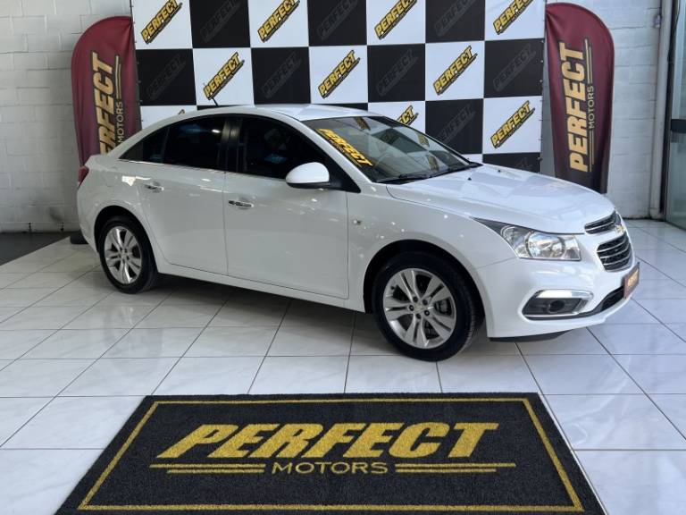 CHEVROLET - CRUZE - 2015/2015 - Branca - R$ 68.900,00