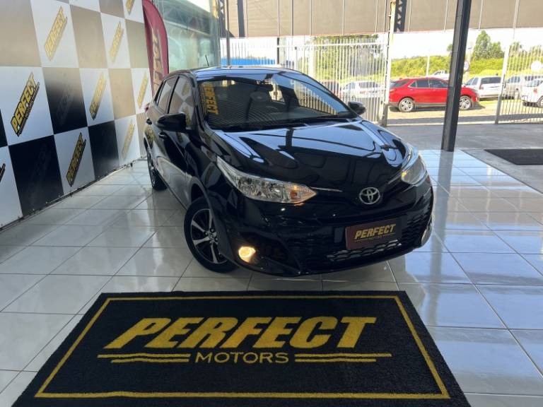 TOYOTA - YARIS - 2019/2019 - Preta - R$ 78.900,00