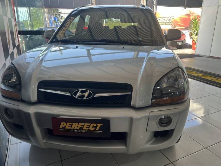 HYUNDAI - TUCSON - 2012/2012 - Prata - R$ 46.900,00