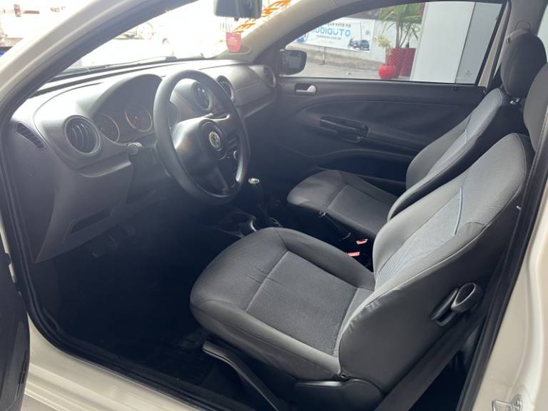 VOLKSWAGEN - SAVEIRO - 2012/2012 - Branca - R$ 44.900,00
