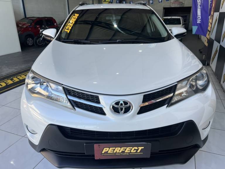TOYOTA - RAV4 - 2014/2014 - Branca - R$ 86.900,00