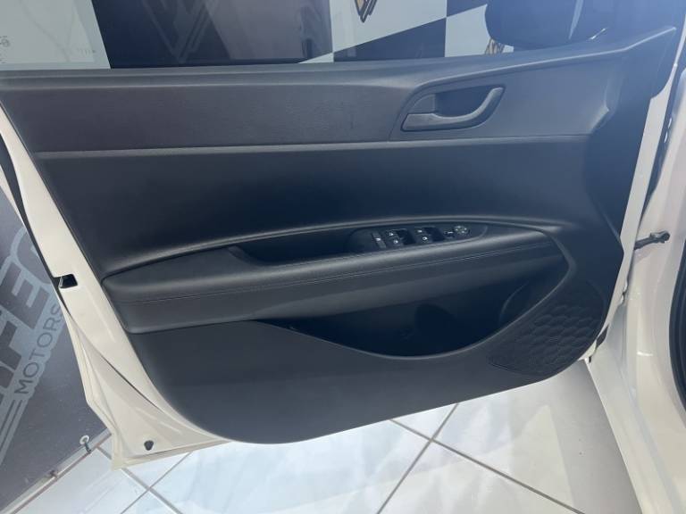 HYUNDAI - HB20 - 2024/2024 - Branca - R$ 69.900,00