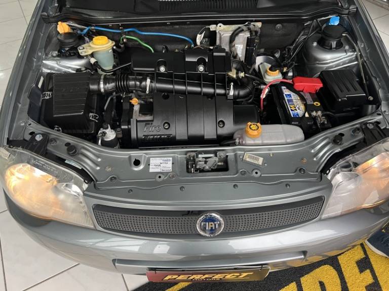 FIAT - PALIO - 2005/2005 - Cinza - R$ 24.900,00