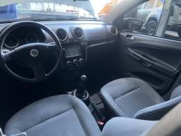 VOLKSWAGEN - VOYAGE - 2013/2013 - Dourada - R$ 34.900,00