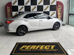 TOYOTA - COROLLA - 2015/2015 - Prata - R$ 79.900,00