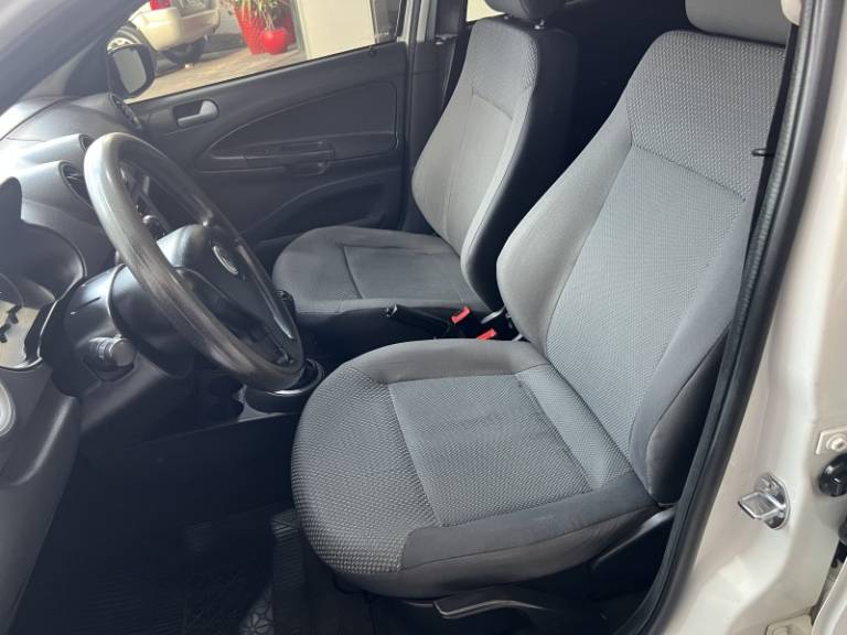 VOLKSWAGEN - VOYAGE - 2012/2012 - Branca - R$ 33.900,00