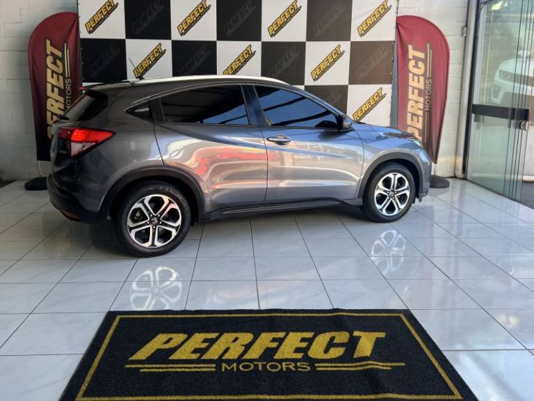 HONDA - HR-V - 2016/2016 - Cinza - R$ 85.900,00