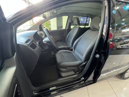 VOLKSWAGEN - FOX - 2011/2011 - Prata - R$ 37.900,00