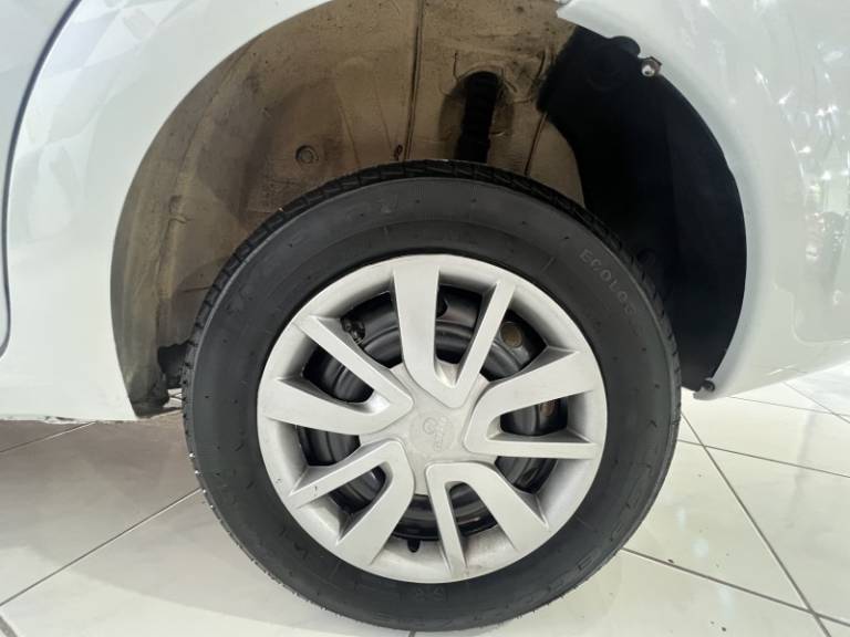 RENAULT - LOGAN - 2012/2012 - Branca - R$ 25.900,00