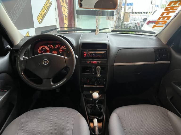 FIAT - PALIO - 2005/2005 - Cinza - R$ 24.900,00