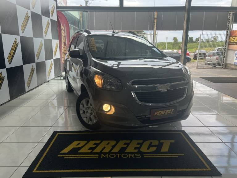 CHEVROLET - SPIN - 2013/2013 - Cinza - R$ 45.900,00