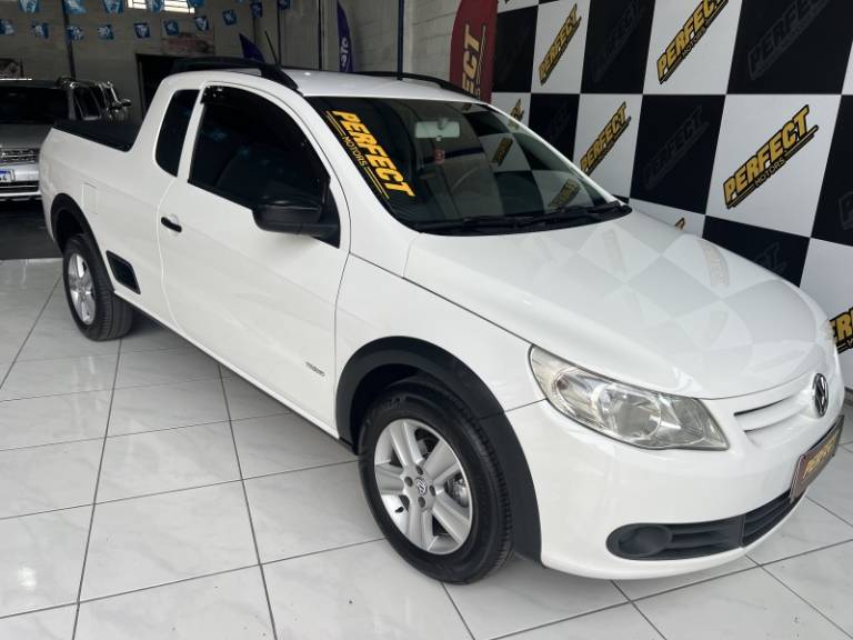 VOLKSWAGEN - SAVEIRO - 2012/2012 - Branca - R$ 44.900,00