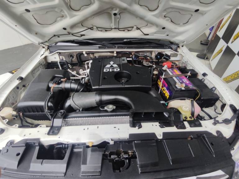 MITSUBISHI - PAJERO FULL - 2010/2010 - Branca - R$ 104.900,00