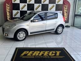 RENAULT - SANDERO - 2012/2012 - Prata - R$ 35.900,00