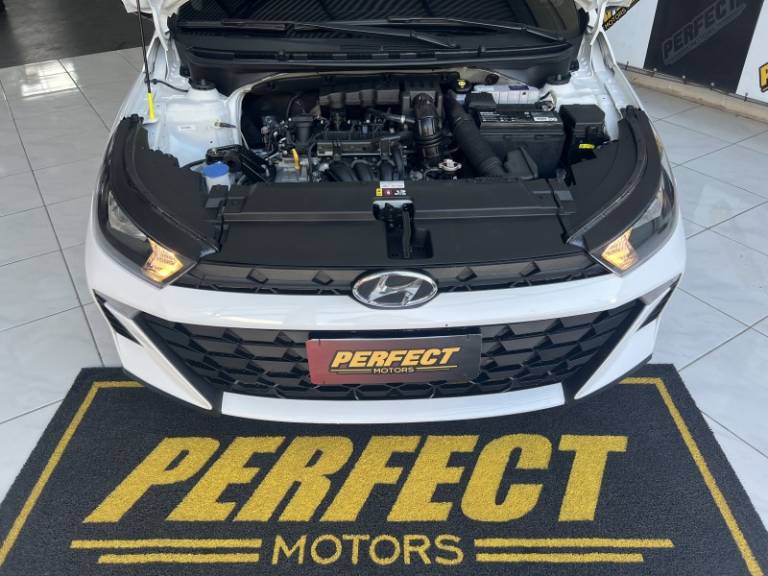 HYUNDAI - HB20 - 2024/2024 - Branca - R$ 69.900,00