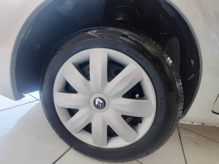 RENAULT - CLIO - 2010/2010 - Prata - R$ 24.900,00