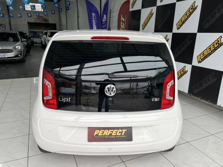 VOLKSWAGEN - UP - 2017/2017 - Branca - R$ 55.900,00
