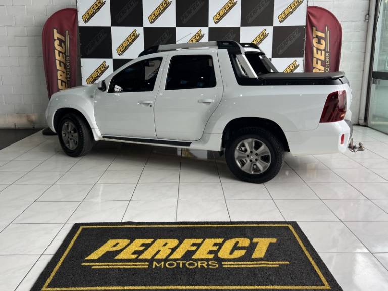 RENAULT - OROCH - 2020/2020 - Branca - R$ 77.900,00