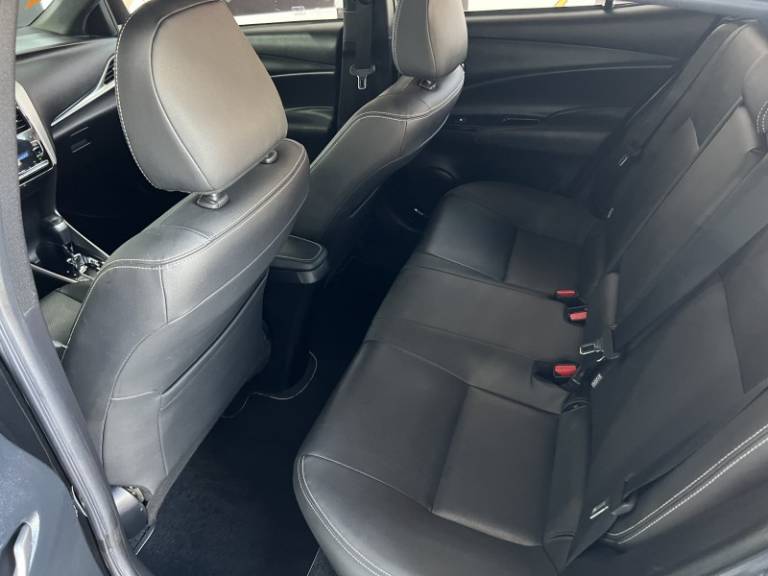 TOYOTA - YARIS - 2019/2019 - Preta - R$ 78.900,00