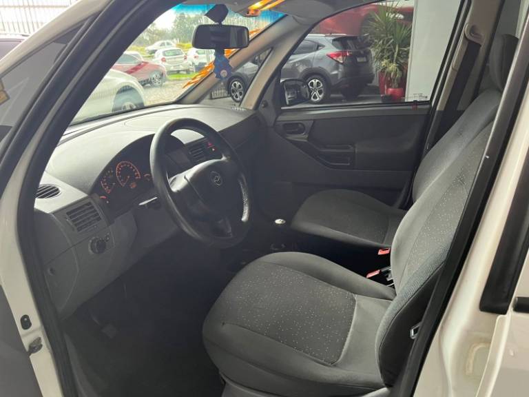 CHEVROLET - MERIVA - 2010/2010 - Branca - R$ 29.900,00
