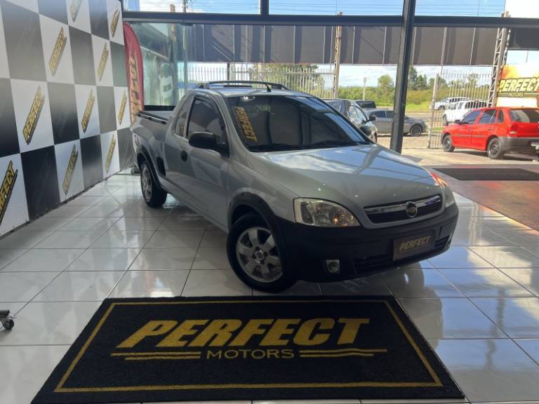 CHEVROLET - MONTANA - 2009/2009 - Prata - R$ 38.900,00
