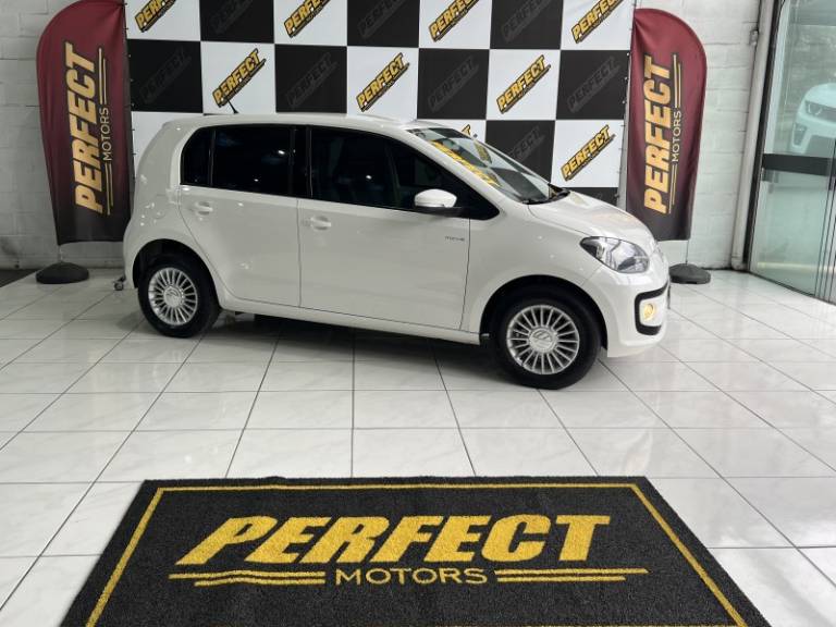 VOLKSWAGEN - UP - 2017/2017 - Branca - R$ 55.900,00