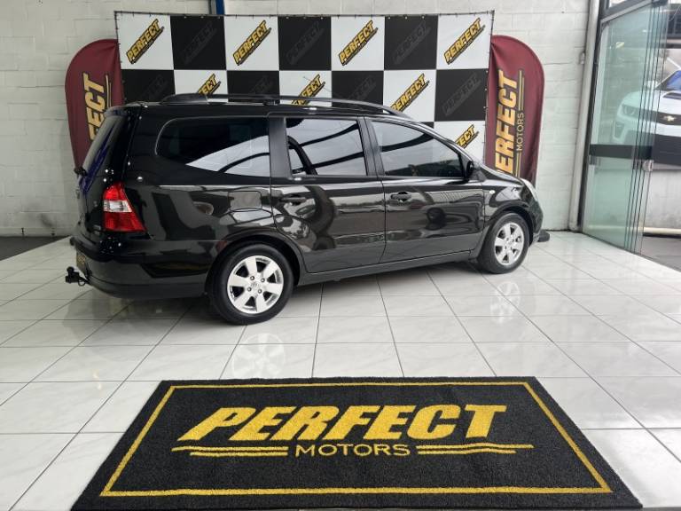 NISSAN - LIVINA - 2011/2011 - Preta - R$ 36.900,00