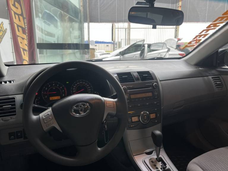 TOYOTA - COROLLA - 2011/2011 - Preta - R$ 57.900,00