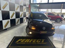 VOLKSWAGEN - FOX - 2011/2011 - Prata - R$ 37.900,00