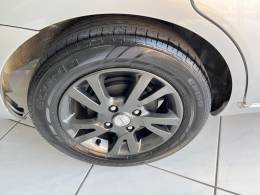 NISSAN - GRAND LIVINA - 2013/2013 - Prata - R$ 43.900,00