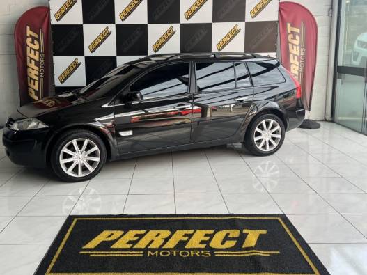 RENAULT - MÉGANE - 2011/2011 - Preta - R$ 33.900,00