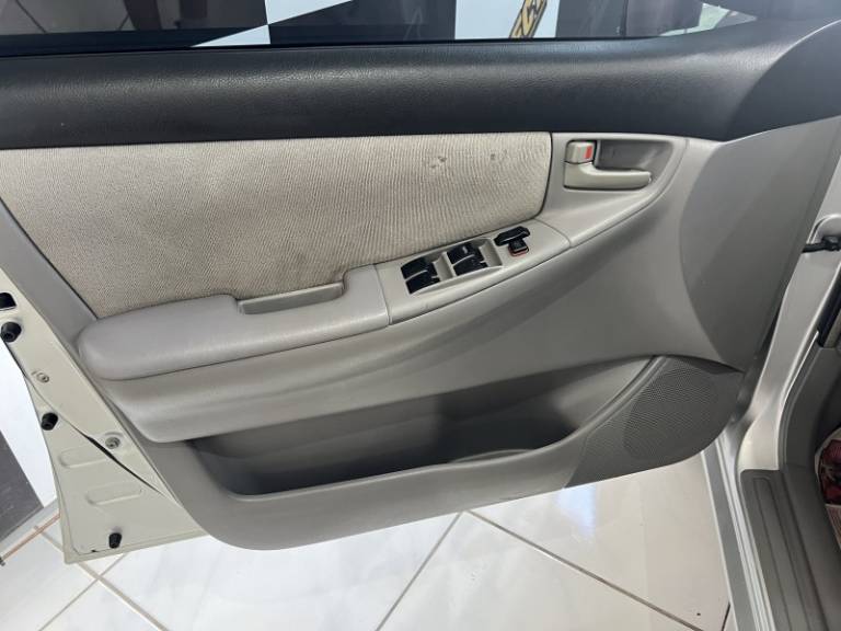 TOYOTA - COROLLA - 2008/2008 - Prata - R$ 45.900,00