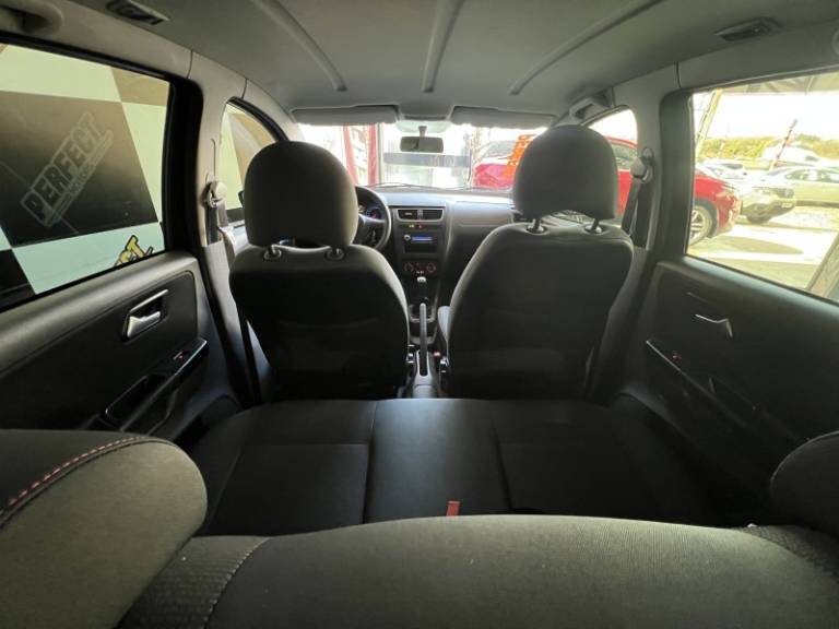 VOLKSWAGEN - FOX - 2011/2011 - Prata - R$ 37.900,00