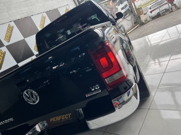 VOLKSWAGEN - AMAROK - 2020/2020 - Preta - R$ 168.900,00