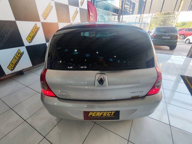 RENAULT - CLIO - 2010/2010 - Prata - R$ 24.900,00