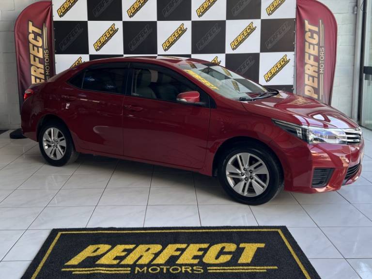 TOYOTA - COROLLA - 2016/2016 - Vermelha - R$ 79.900,00