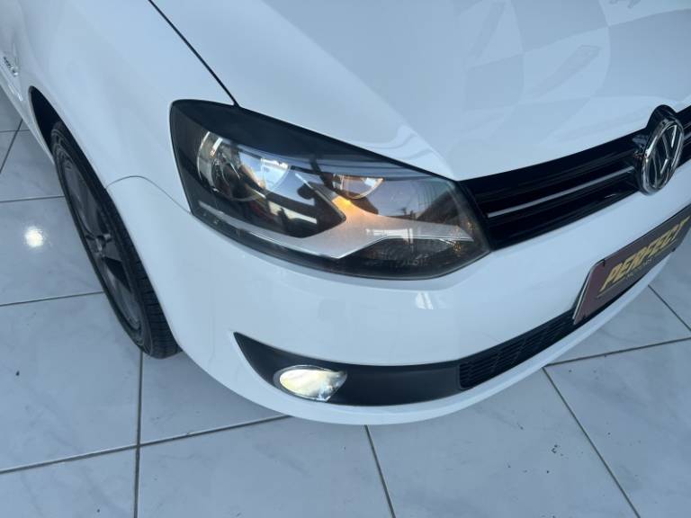 VOLKSWAGEN - FOX - 2012/2012 - Branca - R$ 33.900,00
