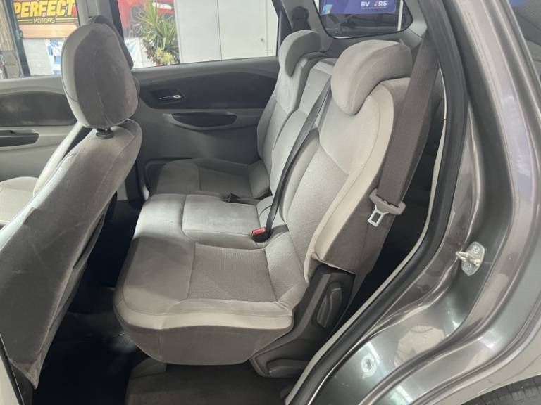 CHEVROLET - SPIN - 2013/2013 - Cinza - R$ 45.900,00