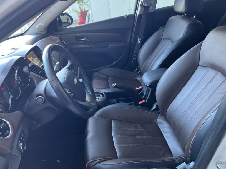 CHEVROLET - CRUZE - 2015/2015 - Branca - R$ 68.900,00