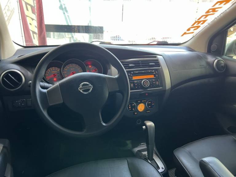 NISSAN - GRAND LIVINA - 2013/2013 - Prata - R$ 43.900,00