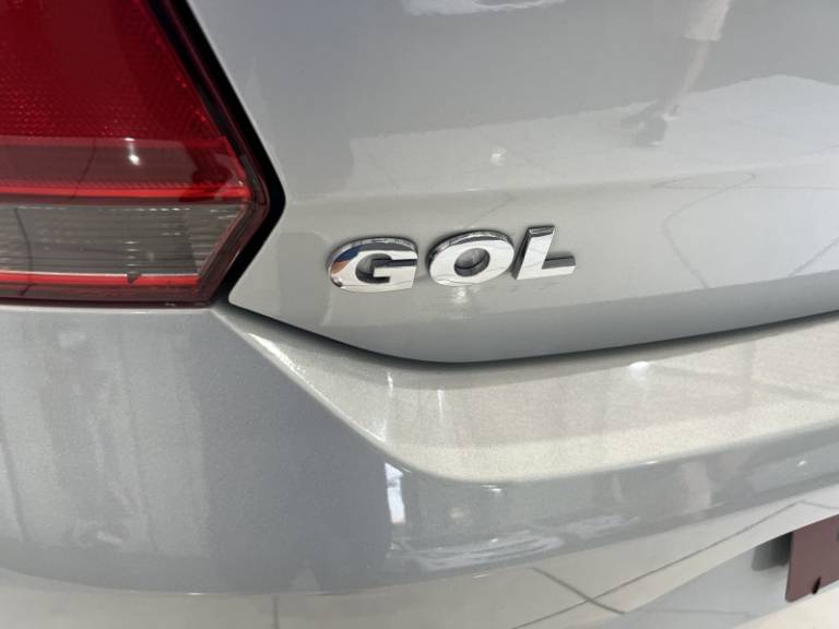VOLKSWAGEN - GOL - 2014/2014 - Prata - R$ 36.900,00