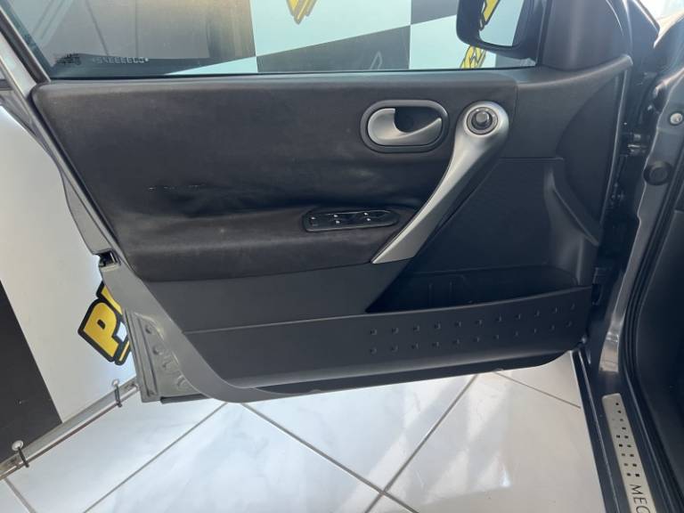 RENAULT - MÉGANE - 2013/2013 - Cinza - R$ 35.900,00