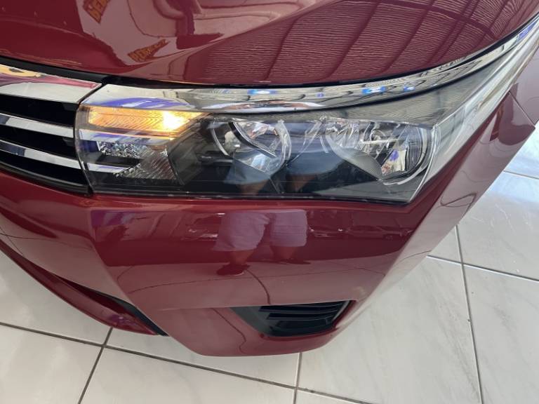 TOYOTA - COROLLA - 2016/2016 - Vermelha - R$ 79.900,00