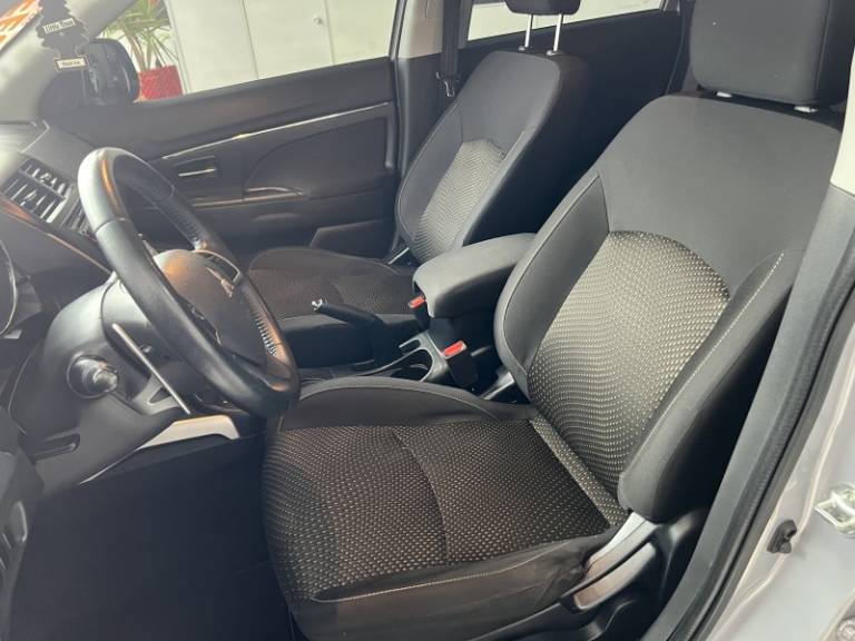 MITSUBISHI - ASX - 2014/2014 - Prata - R$ 67.900,00