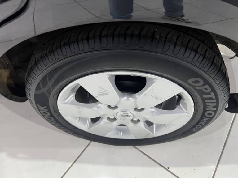 NISSAN - LIVINA - 2011/2011 - Preta - R$ 36.900,00