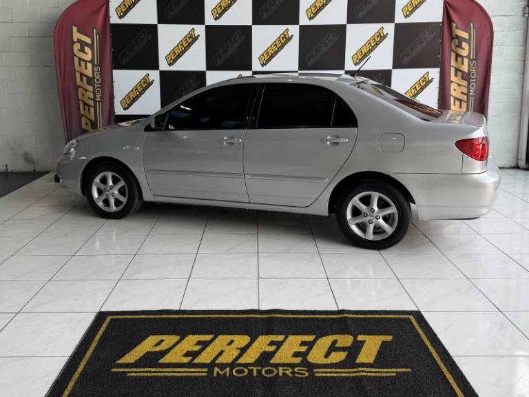 TOYOTA - COROLLA - 2004/2004 - Prata - R$ 38.900,00