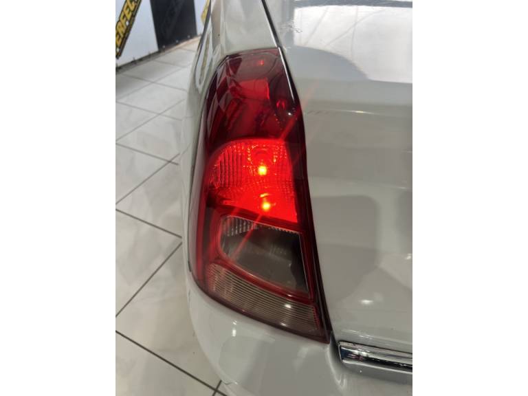 RENAULT - LOGAN - 2012/2012 - Branca - R$ 25.900,00